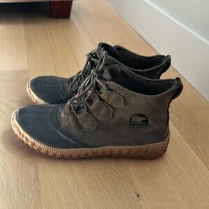 Sorel out n about shoes